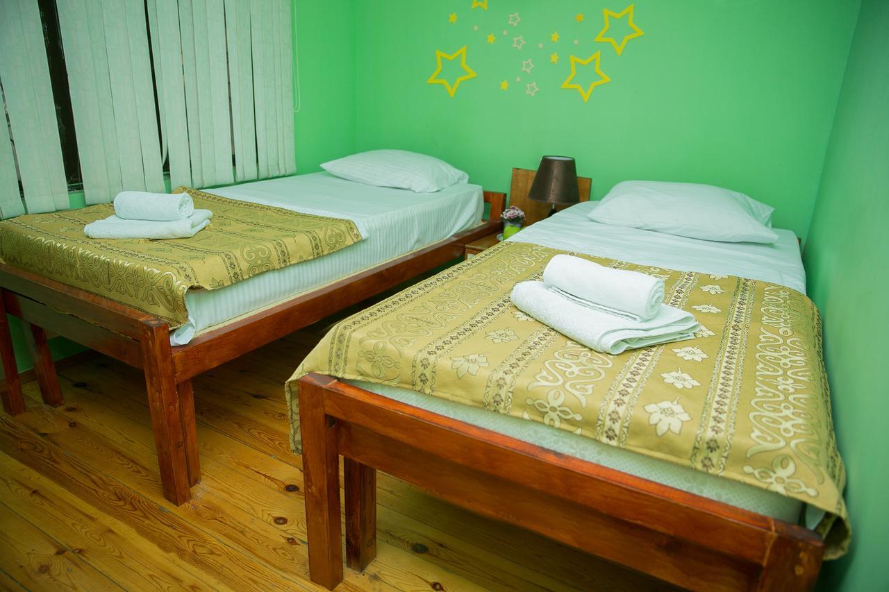 Highland Park Hostel Баку Экстерьер фото