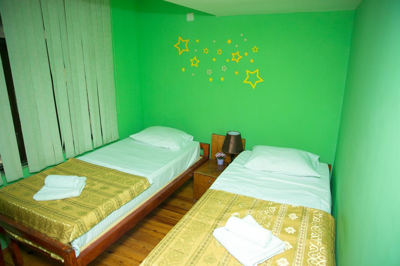 Highland Park Hostel Баку Экстерьер фото