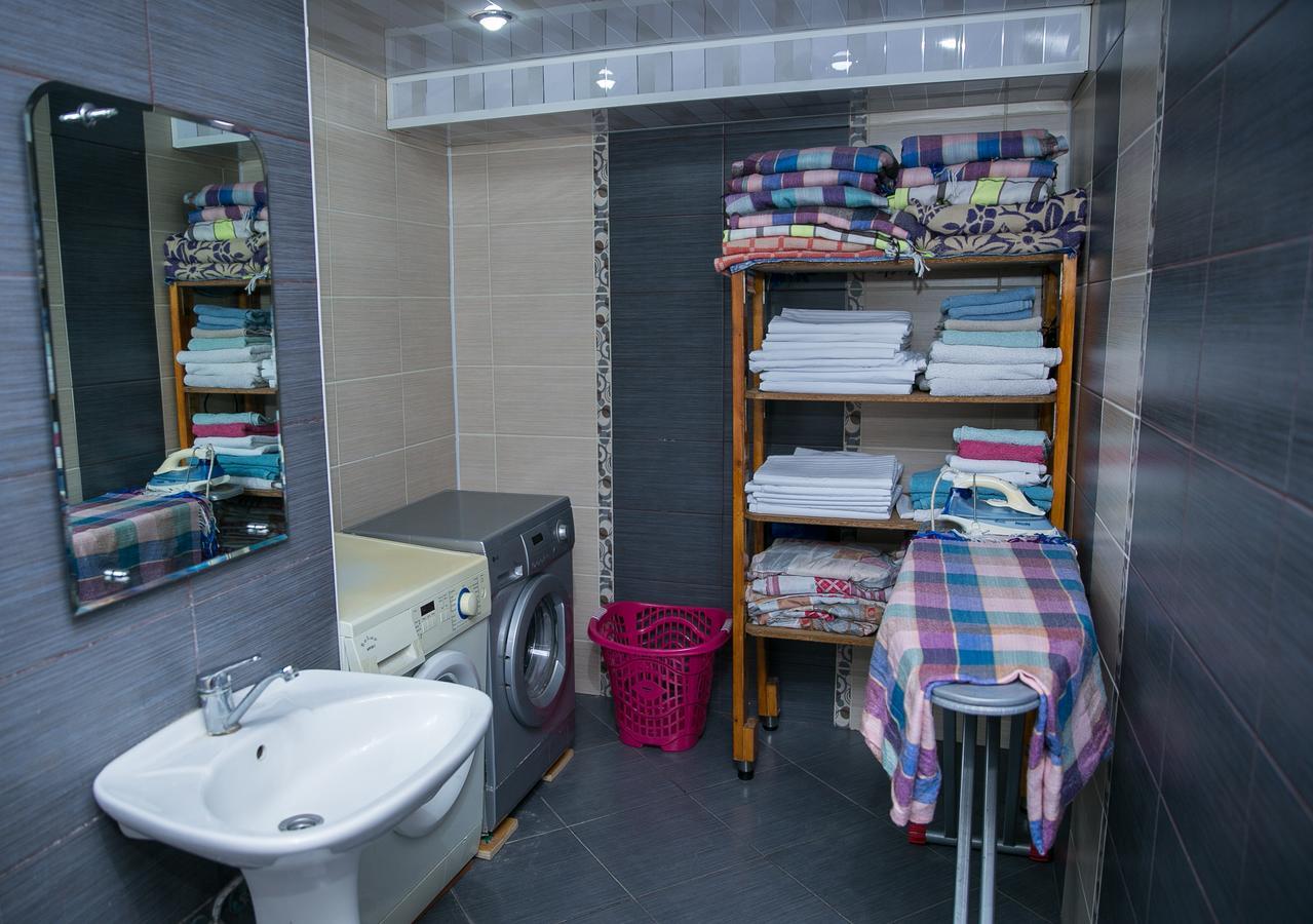 Highland Park Hostel Баку Экстерьер фото